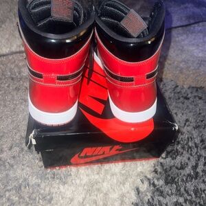 Mens Jordan’s 1’s